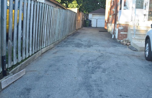 Wexford House | Cozy bright private basement apartment in the heart of Scarborough