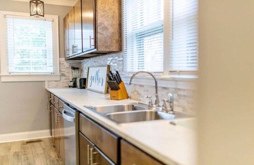 Bristol House | Cozy Bristol Retreat 2 Blocks from State Street