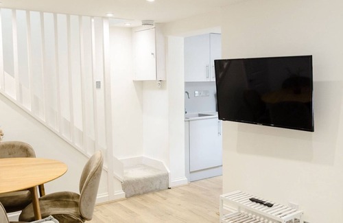 Broadstairs House | Cozy Broadstairs Hideaway - 1 min walk to beach