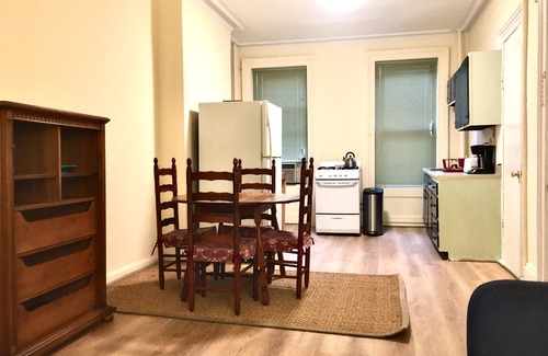 McGinley Square Apartment | Cozy Brownstone Apt in Jersey City Easy Short Commute to NYC