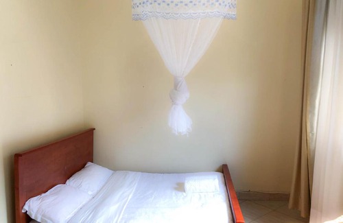 Kampala Apartment | Cozy Bukoto Studio, unlimited WiFi, Netflix & Close to Acacia