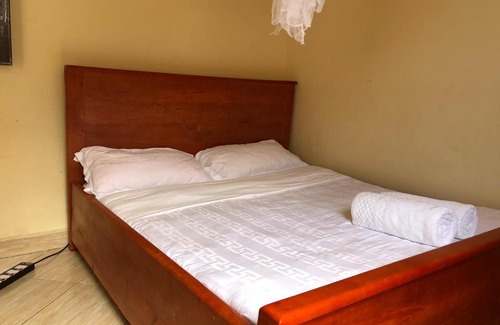 Kampala Apartment | Cozy Bukoto Studio, unlimited WiFi, Netflix & Close to Acacia