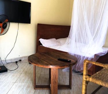 Kampala Apartment | Cozy Bukoto Studio, unlimited WiFi, Netflix & Close to Acacia