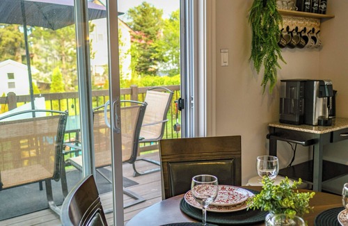 Moncton House | Cozy Bungalow- 6 min from Downtown Moncton New Brunswick