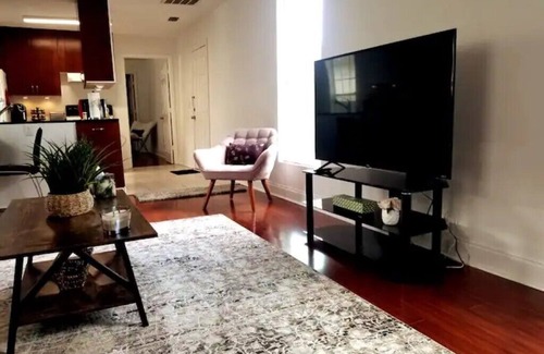 North Hyde Park House | ★Cozy Bungalow ★Netflix! ★10 Min to DT and TPA✈