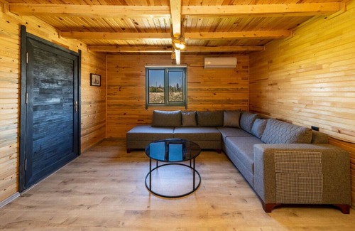 Konyaalti House | Cozy Bungalow Surrounded by Nature in Konyaalti