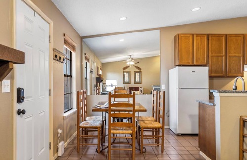 Kimberling City House | Cozy Bungalow w Free Tickets, Lake Access & Views, Community Outdoor Pool-Mini Golf