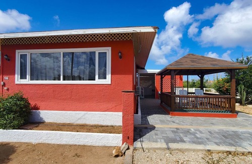 Sero Colorado House | Cozy bungalow with ocean view and walking distance from beaches