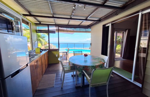 Punaauia House | Cozy bungalow with exceptional ocean and Moorea views