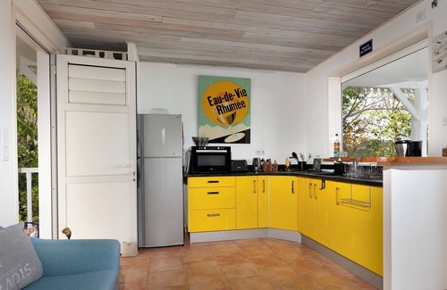 Le Diamant House | cozy bungalow with panoramic views of the bay with beach access 200m