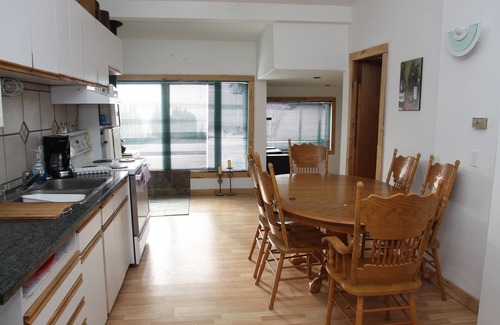 Springwater Cottage | Cozy Cabin 1 on Orr Lake, Ontario