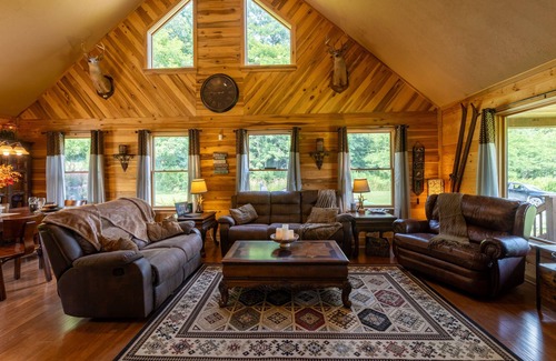 Mountain Base Cabin | Cozy Cabin 2 miles to Snowshoe on 7.5 acres~3BR+Loft~6 beds~Hot Tub~EV Charger