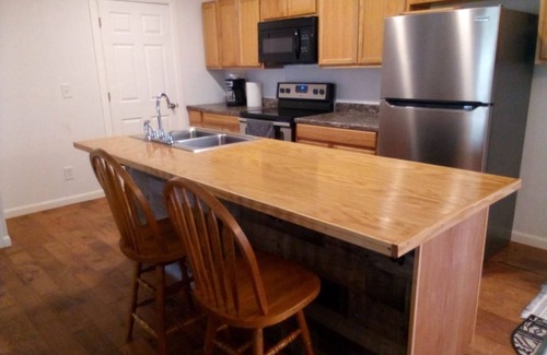 Carbondale Cabin | Cozy cabin a mile from lake and hiking.