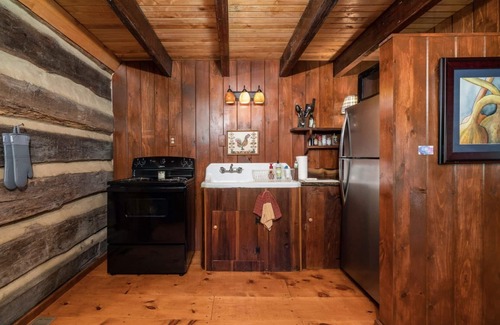 Limestone Cabin | Cozy Cabin at Historic Gillespie Stone House