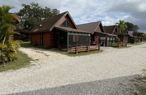 Okeechobee Cabin | Cozy Cabin at Lake Okeechobee