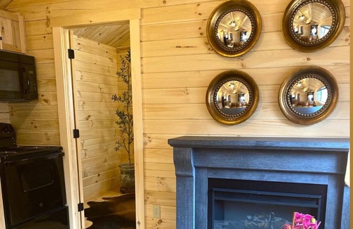 Louisburg Cabin | Cozy cabin by the lake