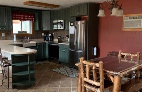 McHenry Cabin | Cozy Cabin by the Slopes - Minutes to the Wisp & Lake! Fire Pit - Hot Tub - Pool