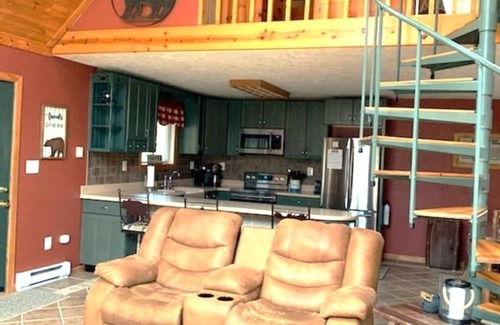 McHenry Cabin | Cozy Cabin by the Slopes - Minutes to the Wisp & Lake! Fire Pit - Hot Tub - Pool