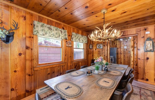 Mi-Wuk Village Cabin | Cozy Cabin! Family Friendly! Games! Dogs Welcome! Close to Skiing & Twain Harte!