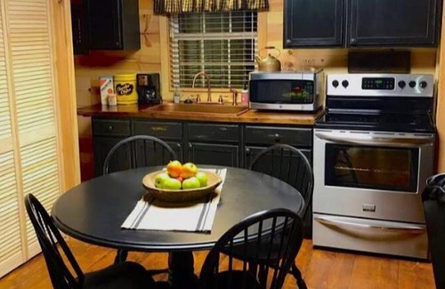 Rock Island Cabin | Cozy Cabin, Fire Pit, with Hot Tub Next To Rock Island State Park