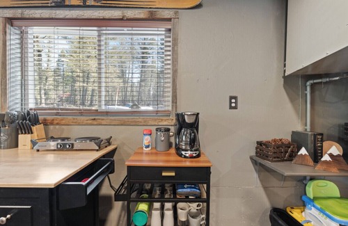 Island Park Cabin | Cozy Cabin+foozball+Fire Pit+40 mins 2 YSNP!