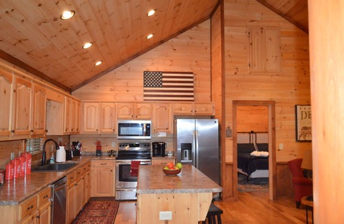 Morganton Cabin | Cozy Cabin for 4 with 2 King beds, 2 full baths, 2 fireplaces and upscale Decor!