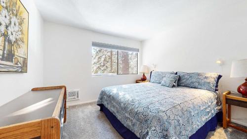 Mammoth Lakes House | Cozy Cabin for 6 - Near Canyon Lodge & Slopes