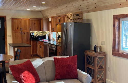 Harbor Springs Cabin | Cozy Cabin Getaway in Harbor Springs