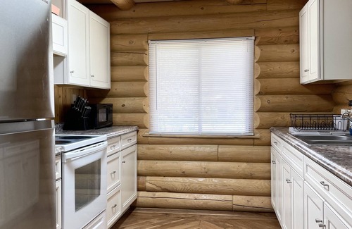 Island Park Cabin | Cozy Cabin Getaway {DBL Master Suites!} 40 minutes to West Yellowstone