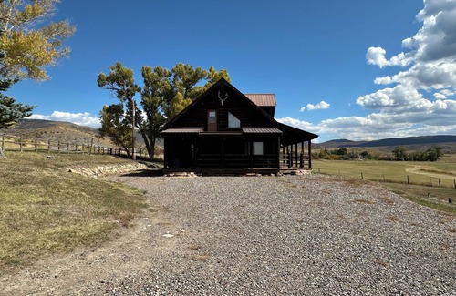 Meeker Cabin | Cozy cabin in beautiful Meeker, CO-10 miles from town, perfect for OHV travelers