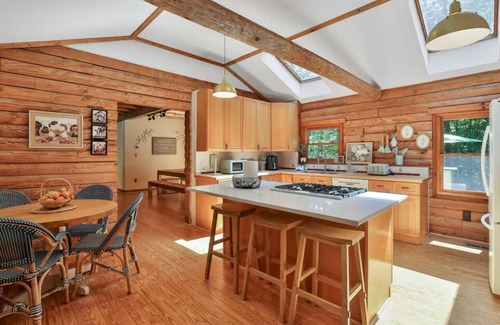 Aldie Cabin | Cozy cabin in Loudoun County