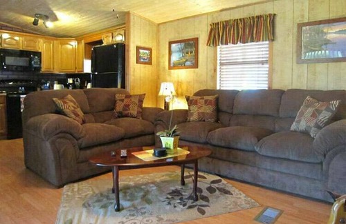 Inverness Cabin | Cozy Cabin in riverfront resort