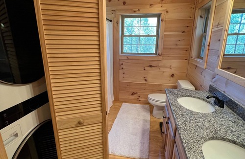 Lake Lure Cabin | Cozy Cabin in Rumbling Bald, Pet friendly with views of the rolling creek