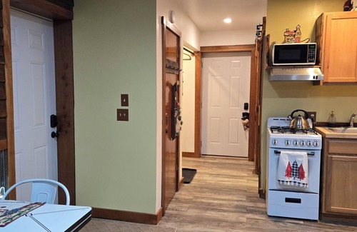 Hendricks Cabin | Cozy cabin in serene Hendricks with WiFi, AC