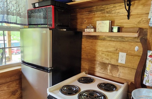 Smith Cabin | Cozy cabin in Sneedville Tennessee heart of the Appalachian Mountains.
