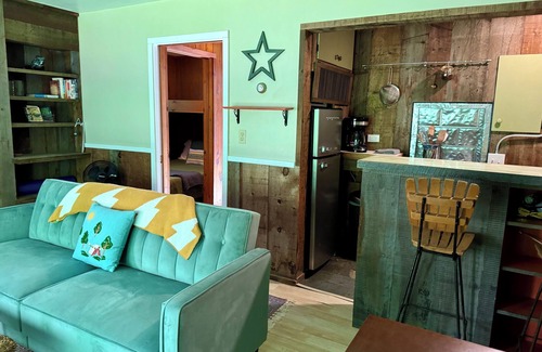 Waitsfield Cottage | Cozy cabin in the heart of ski country.