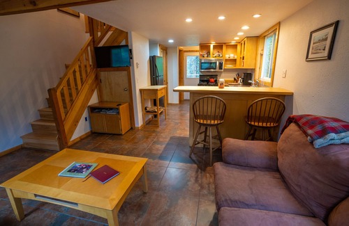 Cooper Landing Cabin | Cozy cabin in the woods