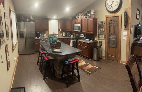 West Livingston Cabin | Cozy Cabin in the Woods - Lake Livingston, Texas