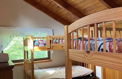 Eidelweiss Village House | Cozy Cabin in White Mountains of NH