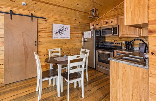 Sloans Valley Cabin | Cozy Cabin - Lake Cumberland - Hot Tub