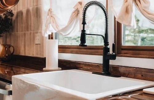 Gatlinburg Cabin | Cozy Cabin Mountain Retreat | The Glade Escape