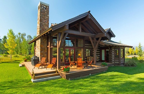 Jackson Hole Cabin | Cozy Cabin Mtn Views Proximity to Everything w Jackson Hole Property Management
