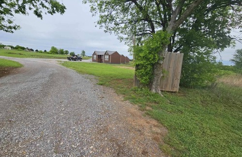 Lawton Cabin | Cozy cabin near Medicine Park Tv and WIFI