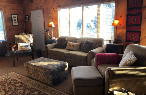 Morris Cabin | Cozy cabin near Ski Sawmill and Pine Creek