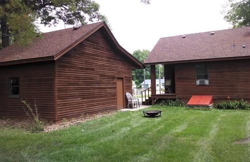 Bay City Cabin | Cozy cabin near the Saginaw Bay and Saginaw River-- Great Fish Camp!
