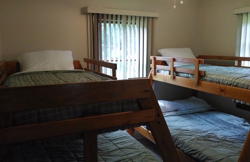 Bay City Cabin | Cozy cabin near the Saginaw Bay and Saginaw River-- Great Fish Camp!