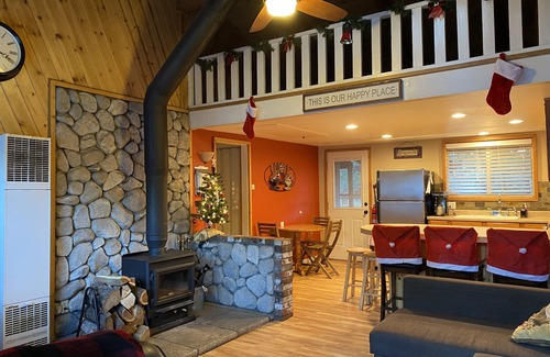 Big Bear City Cabin | Cozy Cabin Nestled in the Woods of Big Bear City