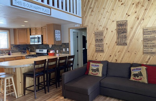 Big Bear City Cabin | Cozy Cabin Nestled in the Woods of Big Bear City