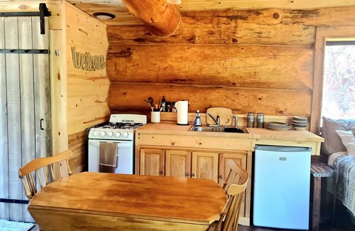 Spearfish Cabin | Cozy Cabin nestled in the Valley - 10 minutes to downtown Spearfish!