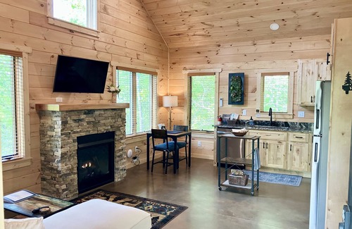Fairview Cabin | Cozy Cabin; no hurricane damage; we would love your support!